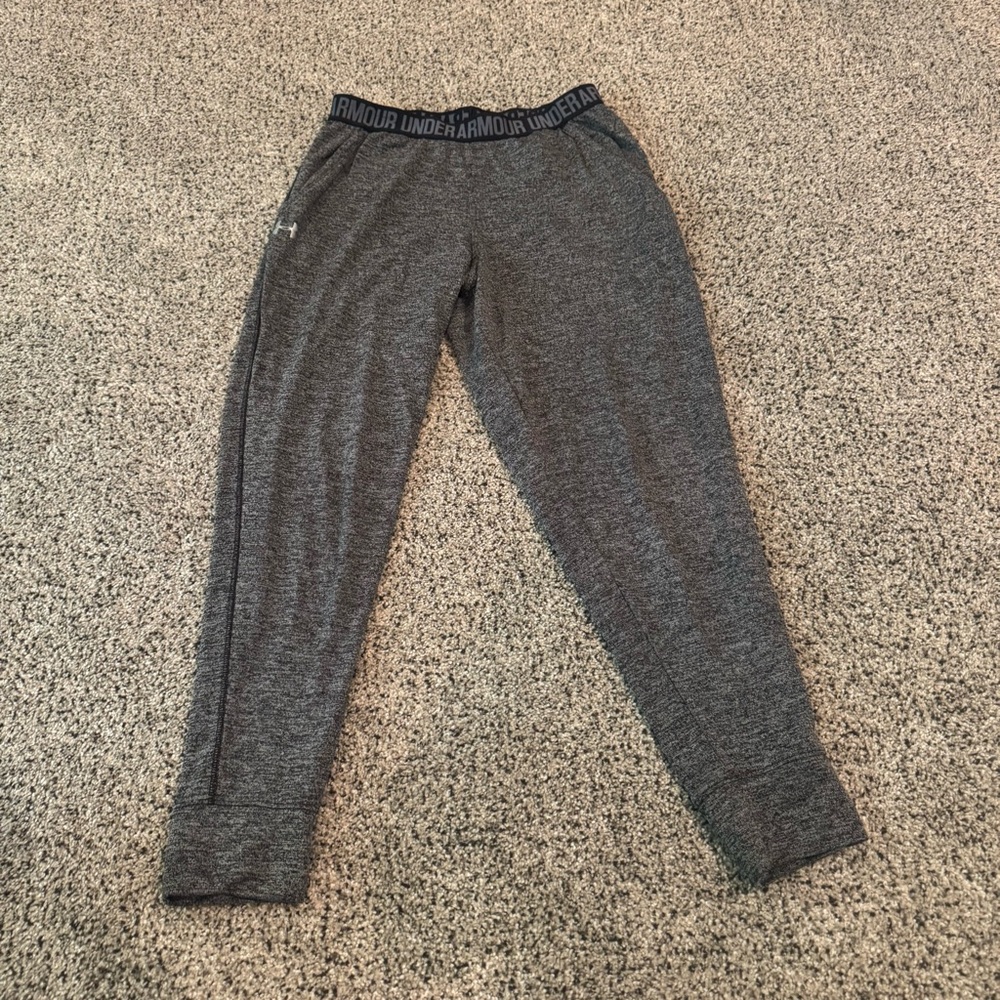 Under Armour Black and Gray Joggers in Women’s Medium